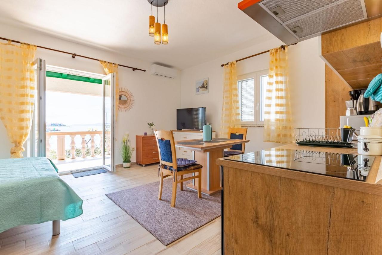 Mare-More Studio W Balcony And Beach Front And View Zadar Exterior foto